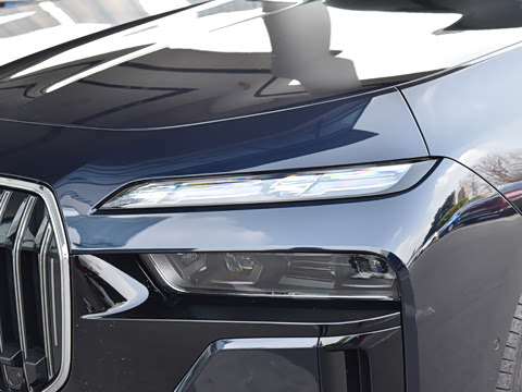 2026�� 740Li ������ M�˶���װ