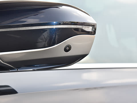 2026�� 740Li ������ M�˶���װ