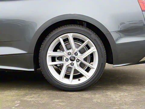 2025�� Coupe 40 TFSI ʱ�ж�����