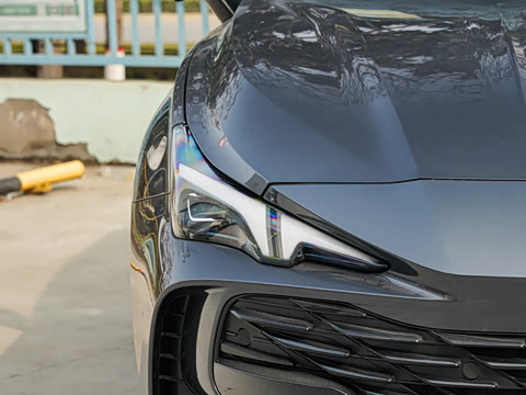 2026�� 2.0T 405 AT������