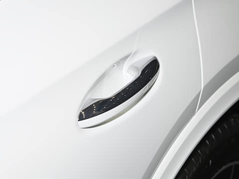 2026�� GLC 260 L 4MATIC ������