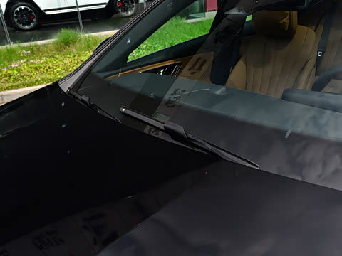 2026�� �Ŀ� E 300 L ������