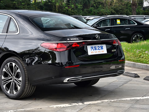 2026�� �Ŀ� E 300 L ������