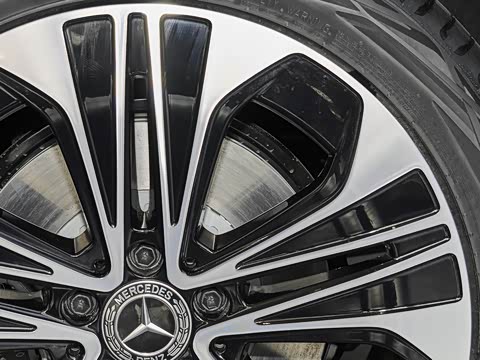 2026�� E 300 L ������