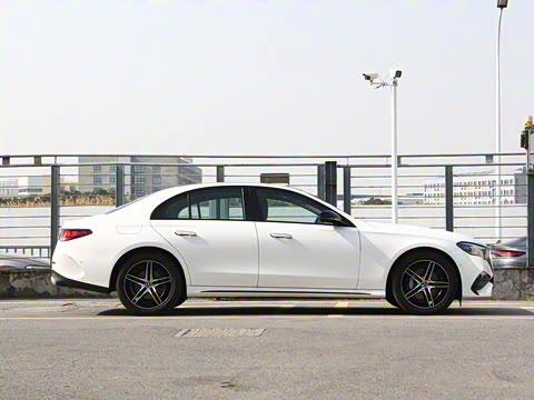 2026�� E 300 ʱ�����˶���