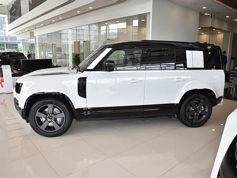 2026�� 110 3.0T P400 X-Dynamic HSE