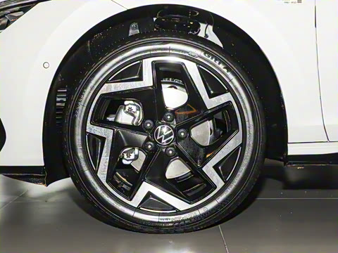 2025�� �Ŀ�� 300TSI R-Line