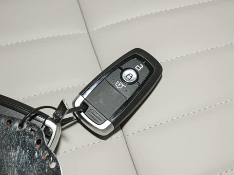 2025�� 2.3T 1966��Ű�