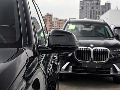 2025�� xDrive 40Li ������M�˶���ҹ��װ