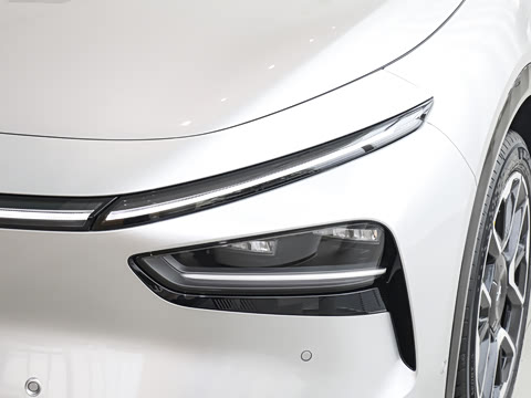 2026�� ���� 702 Max �콢��