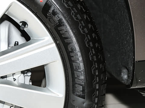 2025�� 3.0 L6 400PS ʢ���ӳ���