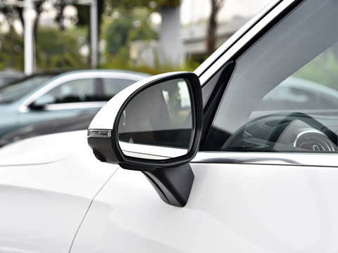 2026�� GLC 300 L 4MATIC ������