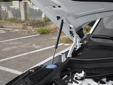 2026�� 3.0 L6 400PS AB�����