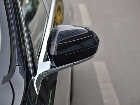 2026�� 735Li ������װ