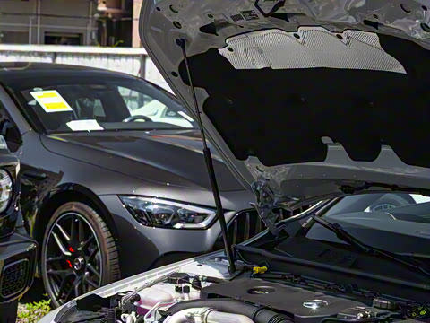 2025�� CLA 260 4MATIC ��ذ�