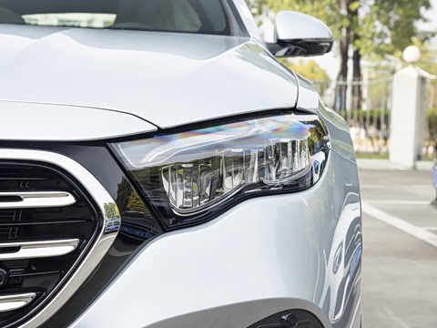 2026�� E 300 L ������