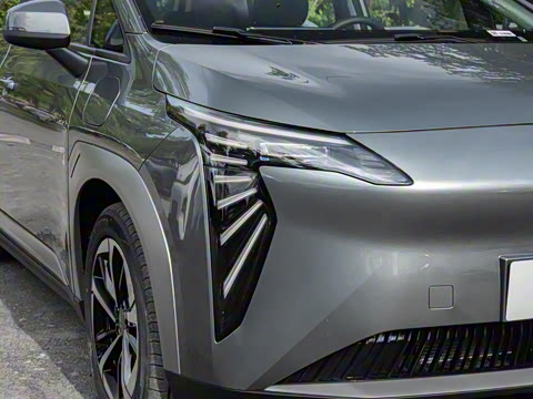 2025�� Plus 610 ������