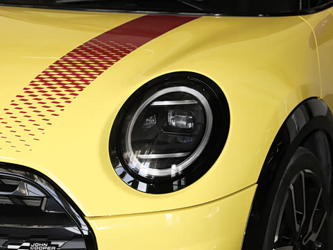 2025�� JOHN COOPER WORKS