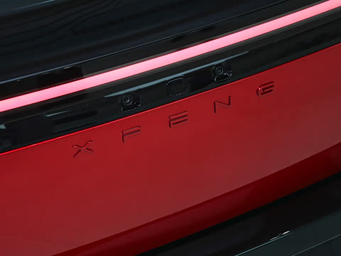 2025�� 750 ���� Max