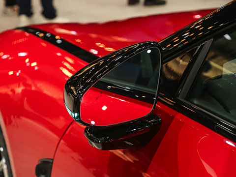 2025�� 750 ���� Max