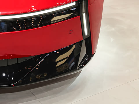 2025�� 750 ���� Max