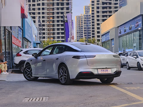 2025�� 710 Max��