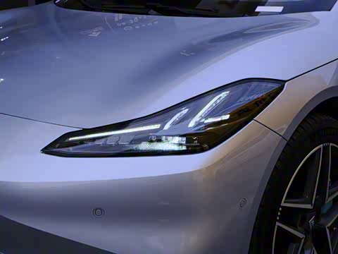 2025�� 710 Max��