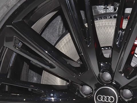 2026�� 4.0 TFSI 