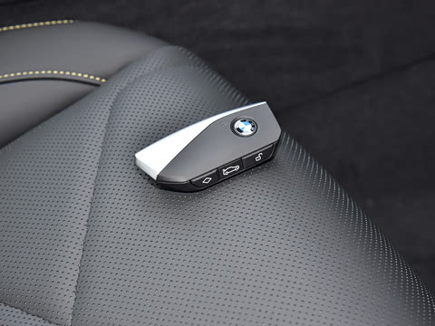 2026�� �Ŀ� xDrive 40Li ������M�˶���ҹ��װ