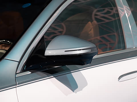 2027�� S 680 4MATIC