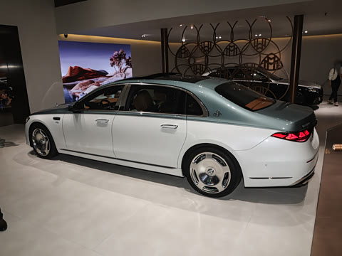 2027�� S 680 4MATIC