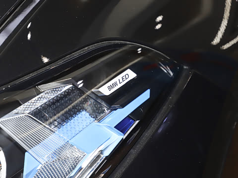 2026�� xDrive40i M�˶���װ