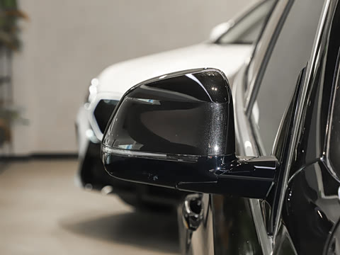 2026�� xDrive40i M�˶���װ