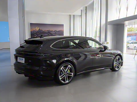 2025�� �ھ������ 75kWh Touring