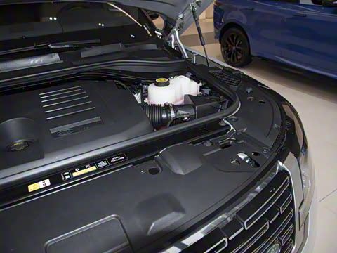 2025�� 3.0 L6 400PS �����ӳ���