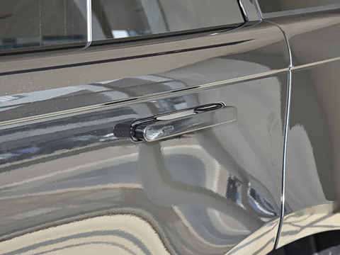 2026�� 3.0 L6 400PS �ڿ���