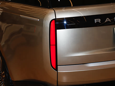 2026�� 3.0 L6 400PS AB�����