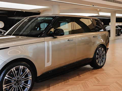 2026�� 3.0 L6 400PS AB�����