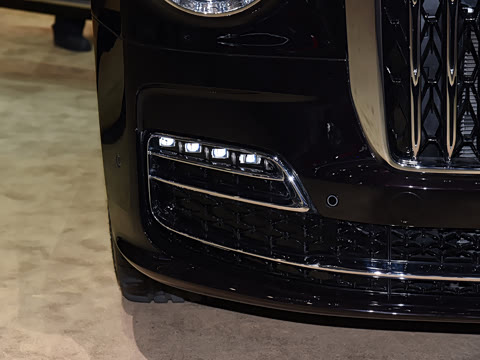 2026�� 4.0T V8 ��ϼ���ư�