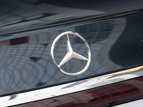 2026�� E 300 L ������