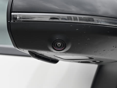 2026�� �Ŀ� GLC 300 4MATIC ����SUV