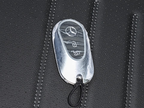 2026�� �Ŀ� GLC 300 4MATIC ����SUV