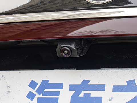 2026�� �Ŀ� E 300 L ʱ����