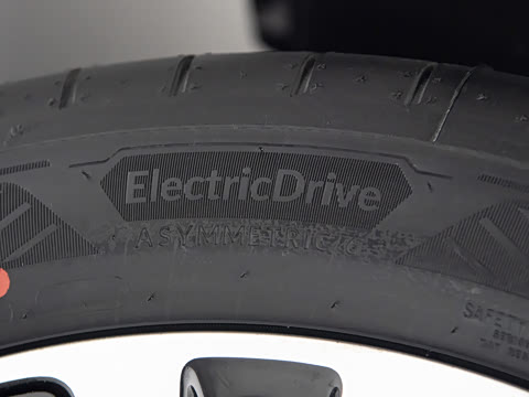 2026�� ���� 585kW ����������