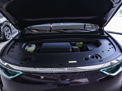2025�� ���� Ultra�� 53.4kWh 5���� (192�߼����״