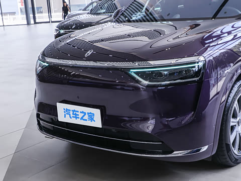 2025�� ���� Ultra�� 53.4kWh 5���� (192�߼����״