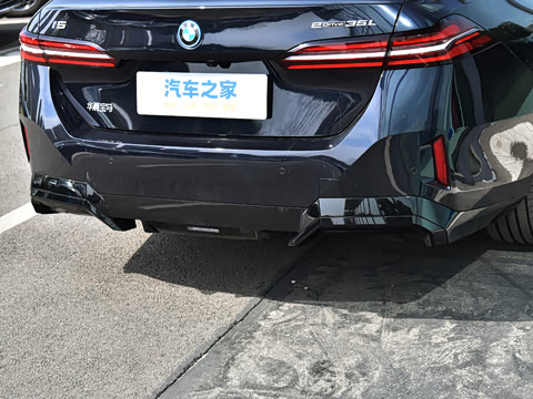 2026�� �Ŀ� eDrive 35L M�˶���װ