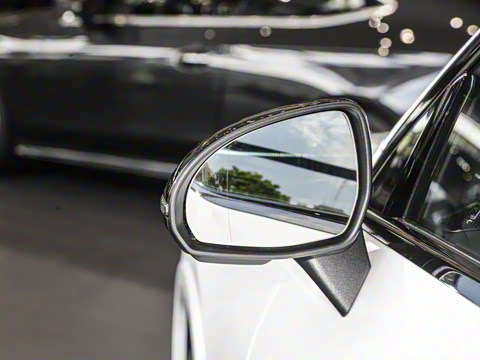 2025�� �Ŀ� GLC 260 4MATIC ����SUV