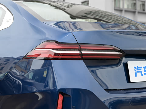 2026�� �Ŀ� 530Li ������ M�˶���װ