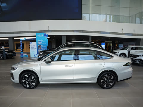 2026�� L 300TSI DSG ��Ӣ��